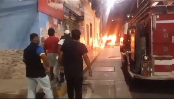 Lambayeque: Incendian carro de economista que denunció corrupción en municipio de Ferreñafe.
