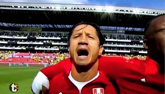 Así se entonó el Himno de Peru en Quito (Video: América)