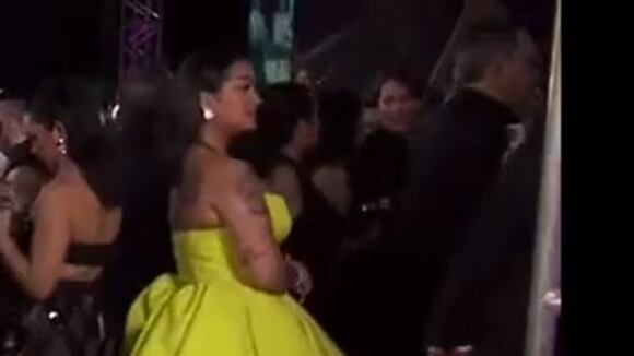 TROME | Premios Lo Nuestro: Daniela Darcourt brilló en la alfombra magenta con llamativo vestido verde