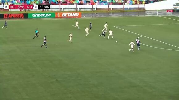 Pablo Sabbag la coloca con calidad para definir el 1-0 de Alianza