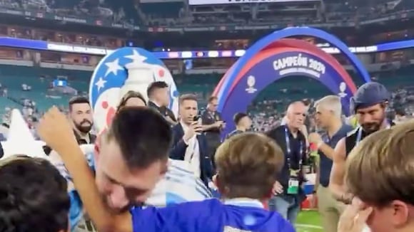 Lionel Messi recibe saludo de sus hijos tras ganar final de Copa América (Video: Alé)