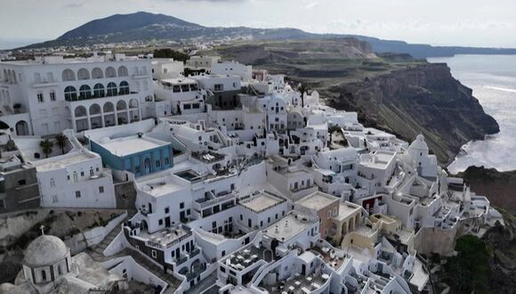 Grecia: Cientos de habitantes abandonan Santorini ante intensa actividad sísmica