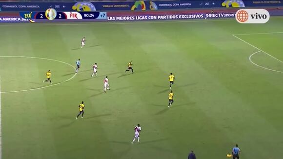 Trome | ¡No hubo suerte! Pase de Ormeño y disparo de Yotún fue atajado por arquero Ecuador