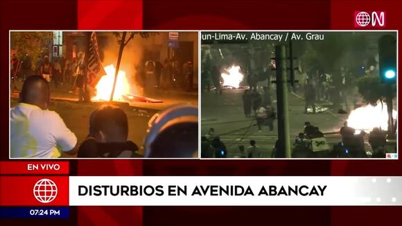 Manifestantes hacen una fogata en avenida Abancay