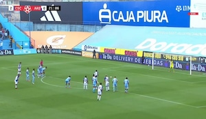 ¡Insólito! Delantero de Alianza Atlético falló un penal, generó otro y marcó el descuento en un minuto