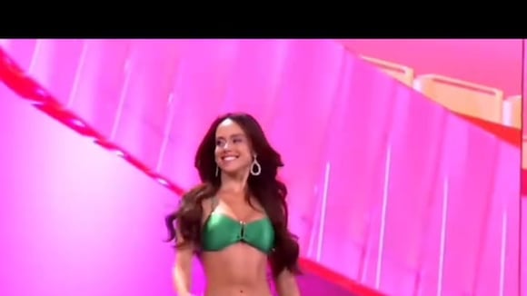 TROME - Karla Bacigalupo se luce en el escenario del Miss Universo 2025 en traje de baño.