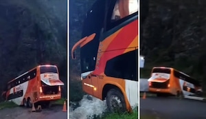 ¡Se salvaron de morir! Bus con 50 pasajeros a punto de caer al precipicio