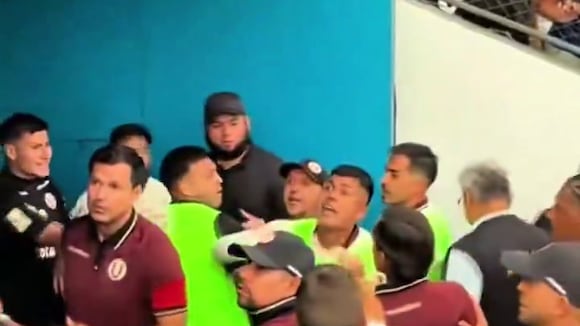 TROME | Bronca de jugadores cremas con hinchas de Sporting Cristal (@elblogintimoEBI )