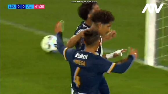 Paolo Guerrero marcó el 1-0 de Alianza Lima sobre Liga de Quito. (Video: ATV)