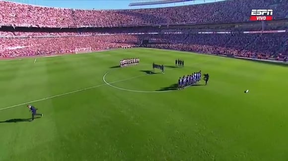 Jugadores de River y Boca rinde homenaje a papa Francisco (Video ESPN)