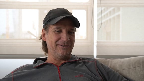 Besó a Alejandra Guzmán