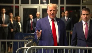 Juez mandaría a la cárcel a Trump si desacata sus órdenes | VIDEO