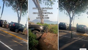 Accidente deja dos vehículos al borde del acantilado en Miraflores