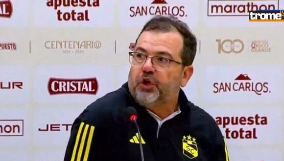 Moreira estalla con el VAR por revisar un supuesto penal para Universitario