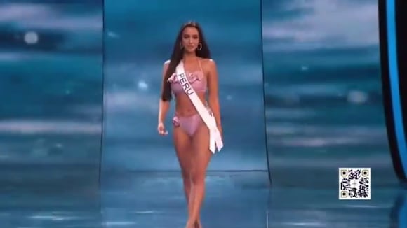 TROME | Desfile traje de baño Camila Escribens (YouTube)