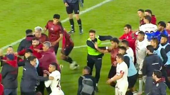 Final de Universitario y Melgar terminó en bronca (Video: LIGA 1 MAX)