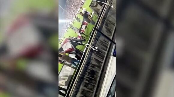 Trome | Roban banderola del "Comando Sur"