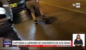 Policía se enfrenta a balazos con banda dentro del túnel Santa Rosa