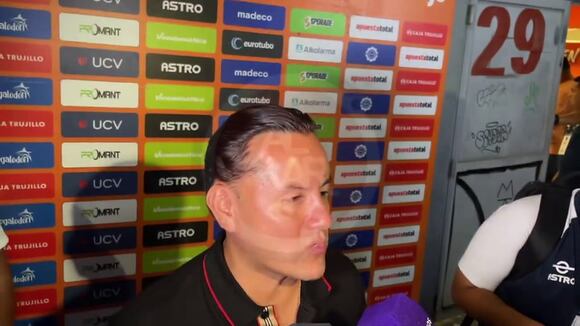 Richard Acuña explota contra Agustín Lozano