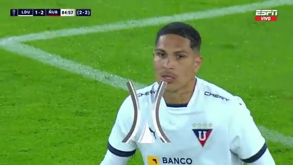 Paolo Guerrero casi anota gol para el 2-2 de Liga de Quito vs. Ñublense. (Video: ESPN)