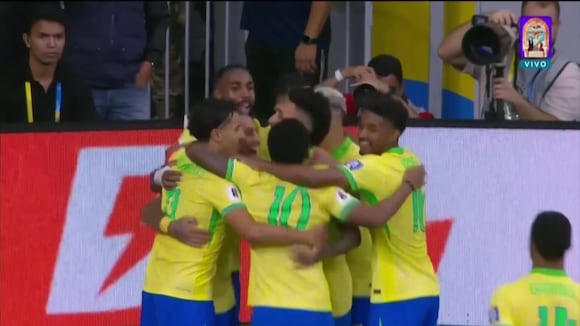 Raphinha pone 1-0 ante Perú de penal (Video: Latina)