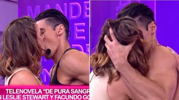 Leslie Stewart y Facundo González se besaron EN VIVO al interpretar icónica escena de telenovela