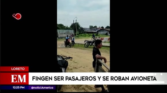 Fingen ser pasajeros y roban avioneta
