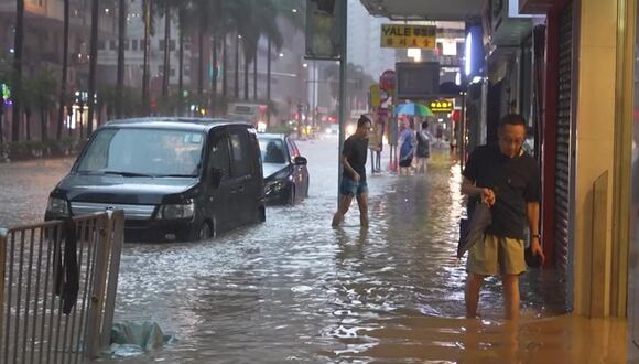Lluvias de intensidad récord provocan inundaciones en Hong Kong