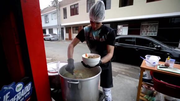 Trome| Venezolanos preparan y venden tradicional sancocho en Los Olivos