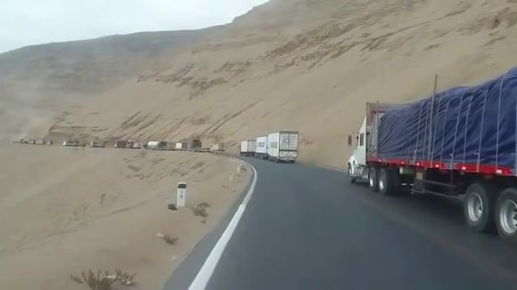 Deslizamiento de rocas en Serpentín de Pasamayo