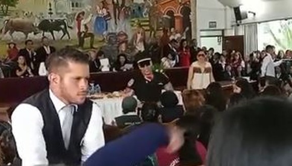 Arequipa: La municipalidad provincial de Arequipa organiza homenaje a trabajadoras ediles por el Día Internacional de la Mujer y contrata a 'strippers'.