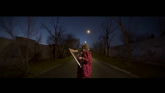 Musgö - Tulipanes Rojos (Videoclip Oficial)