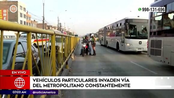 Autos invaden vía del Metropolitano