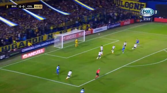 Luis Advíncula sorpre de a golero de Colo Colo con este potente remate (Video: Fox Sports)