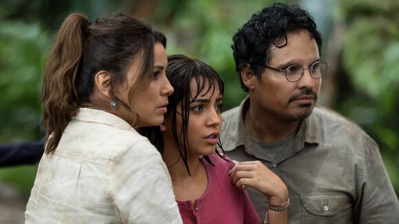 "Dora la exploradora": Eugenio Derbez presenta el tráiler