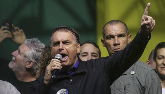 El presidente de Brasil, Jair Bolsonaro, habla durante un mitin de campaña, el 28 de septiembre de 2022, en Santos, Brasil. (Foto de Guilherme Dionísio / EFE)