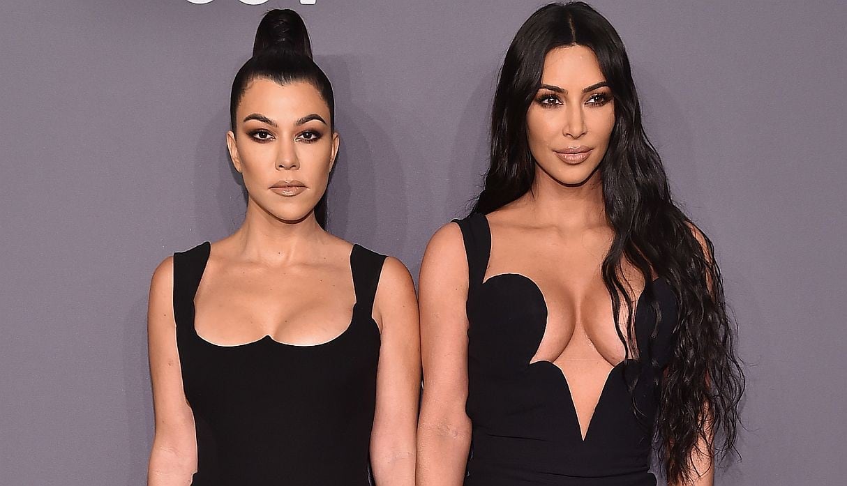 Kim y Kourtney Kardashian protagonizan tensa discusión en su reality. (Foto: AFP)