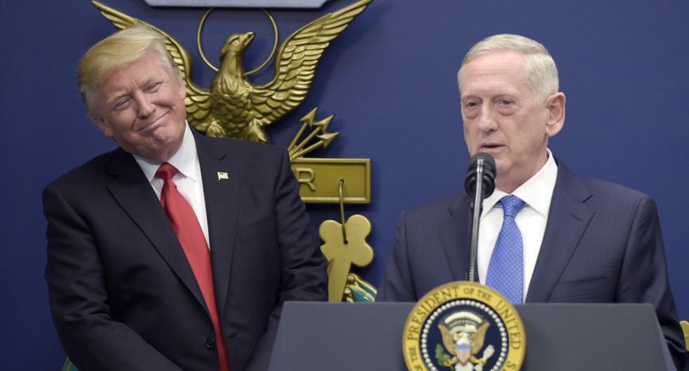 Donald Trump, presidente de Estados Unidos, junto al ex jefe del Pentágono, Jim Mattis. (Foto: AP)