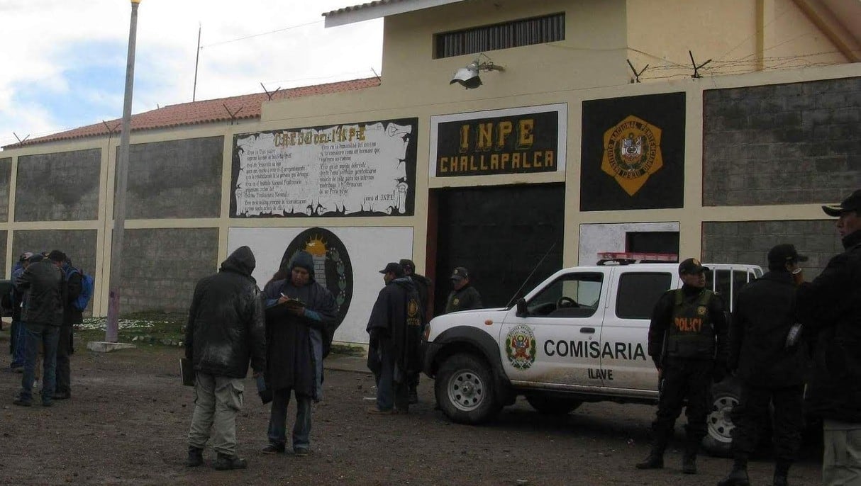 Un grupo de policías de Tacna se dirige al establecimiento penitenciario para restablecer el orden (Foto: El Comercio)