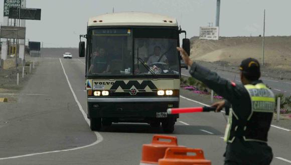 Policías resguardarán carreteras del país para garantizar viajes seguros por fiestas de fin de año. Foto: Andina/referencial
