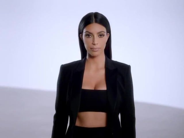Kim Kardashian muestra su preocupación por la seguridad en el mundo.