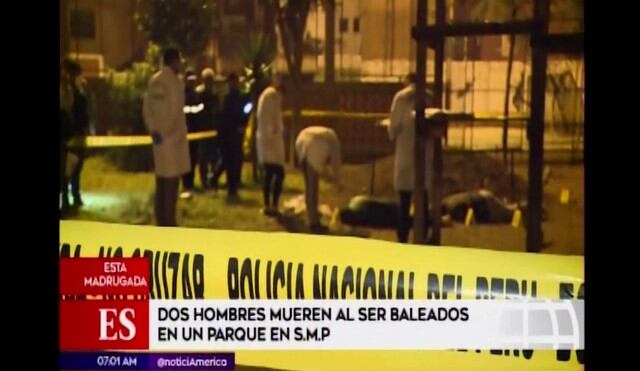 Al lugar llegó la Policía Nacional (PNP) que no descartó que el móvil del asesinato se trate de una venganza. (Foto: Captura 'América Noticias')