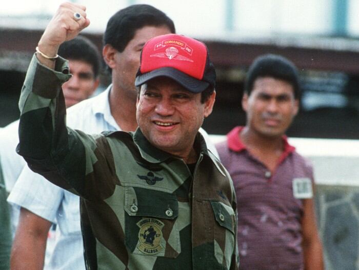Dictador panameño, Manuel Noriega, muere a los 83 años.
