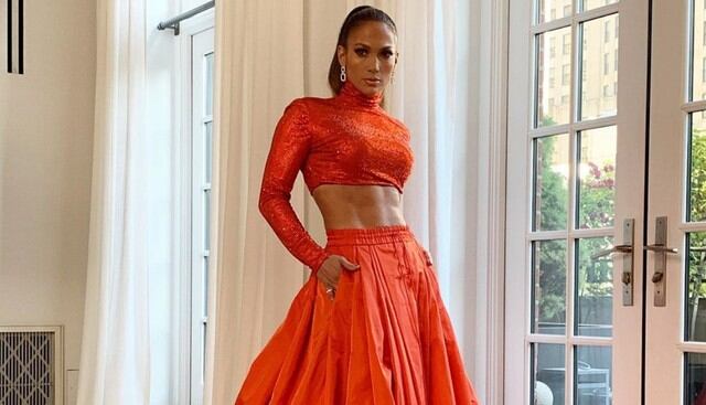 Jennifer Lopez dice que su hija y las de Alex Rodríguez le han pedido guardar sus icónicas prendas (Foto: Instagram)