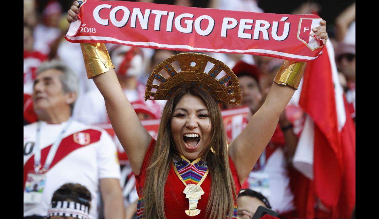Perú vs Dinamarca: Sonoro aliento y cánticos en estadio mundialista irrumpieron transmisión de TV ¡Conmueve!