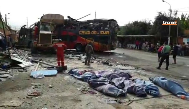 Bus se estrella contra 8 combis y deja al menos 14 muertos y más de 30 heridos. Foto: Difusión PNP | TROME