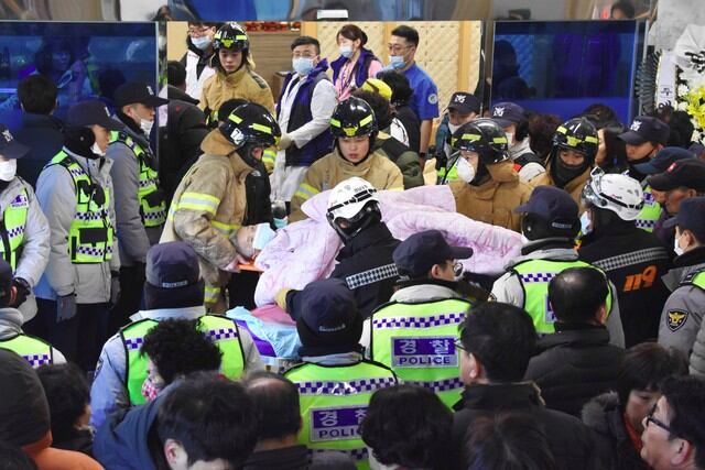 Prensa informa que el incendio en Corea del Sur es el peor de la última década. Fotos: AFP