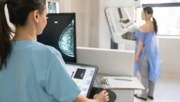 La mamografía es una de las pruebas para detectar a tiempo el cáncer de mama