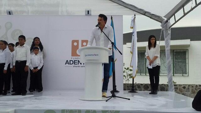 Ricardo Arjona inauguró escuela para niños con pocos recursos. Foto: Facebook
