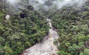 Dos personas desaparecidas, 14 heridos y la línea férrea arrasada por huaico en Machu Picchu